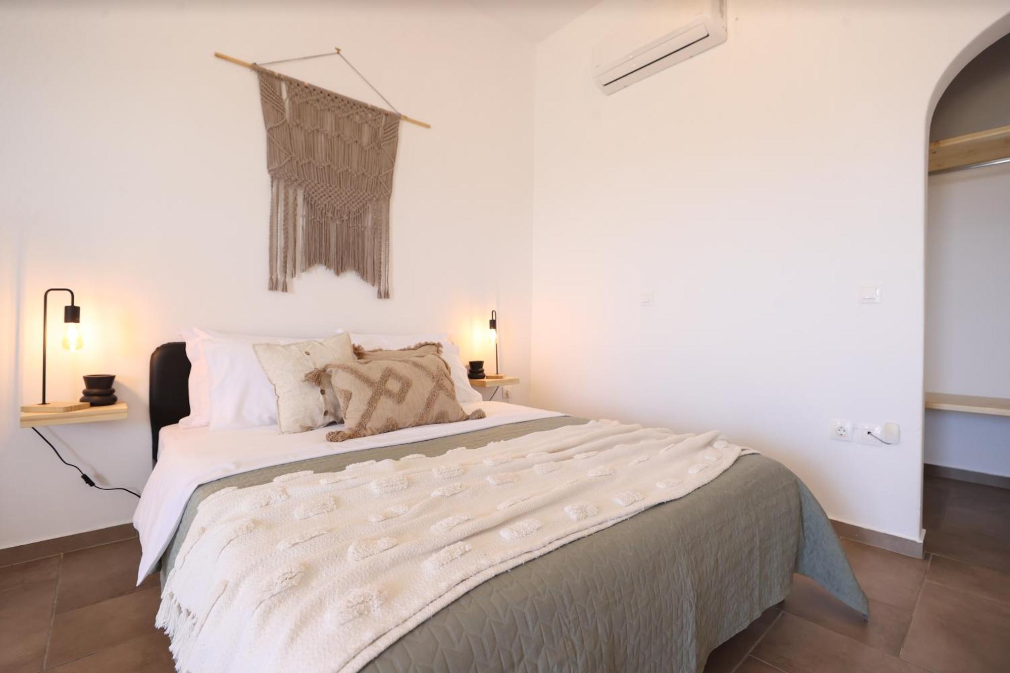 Enne Studios For Views & Tranquility Ftelia  Chambre photo
